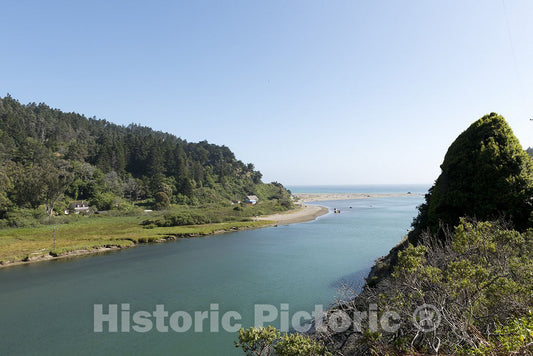 California Photo - Scenic Views Along Route 1 Near The Pacific Ocean in Northern California