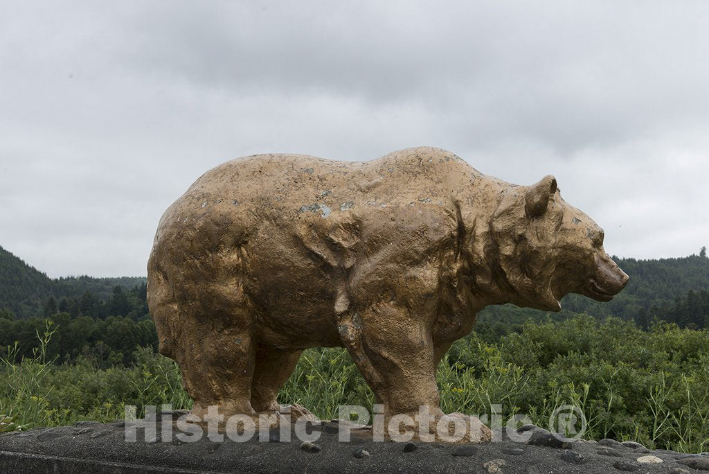California Photo - California Golden Bear Statue on a Bridge in Northern California