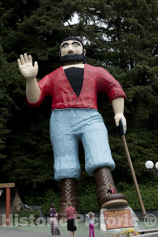 Klamath, CA Photo - Paul Bunyan the California Trees of Mystery site in Klamath, California