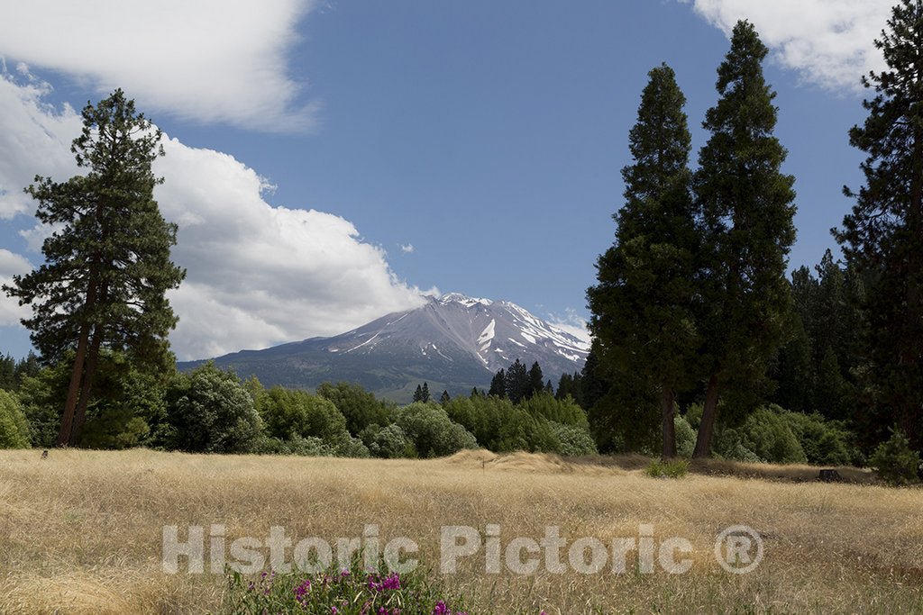 California Photo - Mount Shasta, is located at the southern end of the Cascade Range in Siskiyou County, California