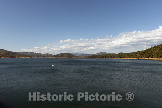 California Photo - Shasta Lake, California
