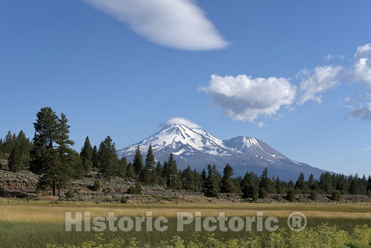 Siskiyou County, CA Photo - Mount Shasta Located at The Southern end of The Cascade Range in Siskiyou County, California