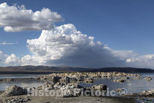 Mono County, CA Photo - Mono Lake, a Large, Shallow Saline soda Lake in Mono County, California