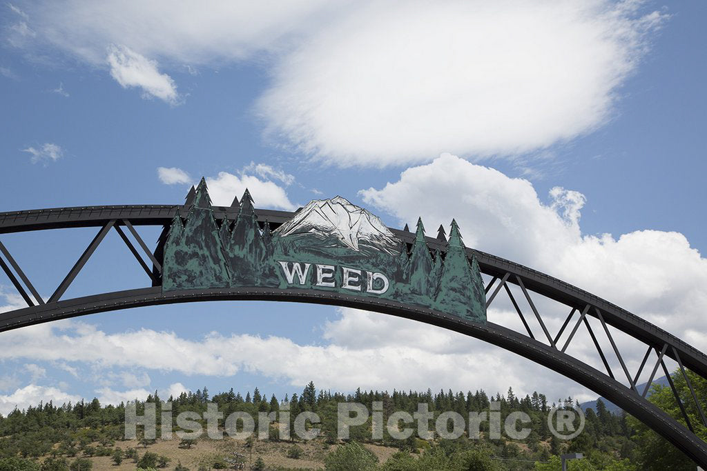 Weed, CA Photo - Entrance to Weed, California, Near Mount Shasta