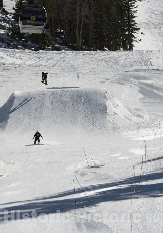 Mammoth Lakes, CA Photo - Skiers on Mountain, Mammoth Lakes, California