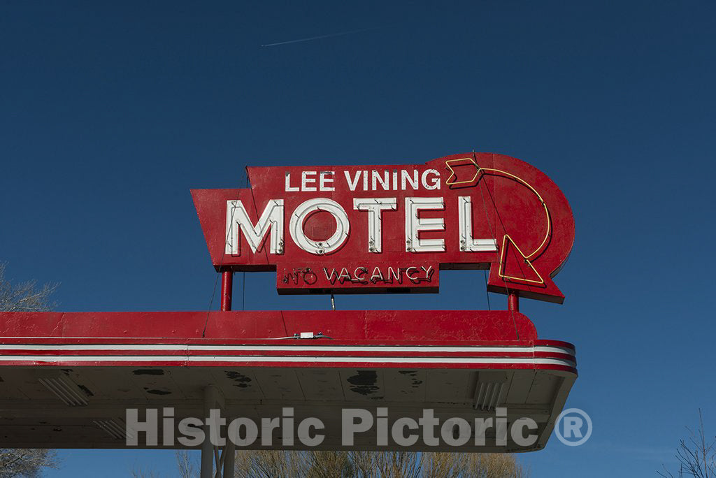 Yosemite National Park, CA Photo - Sign at Motel, Lee Vining, California