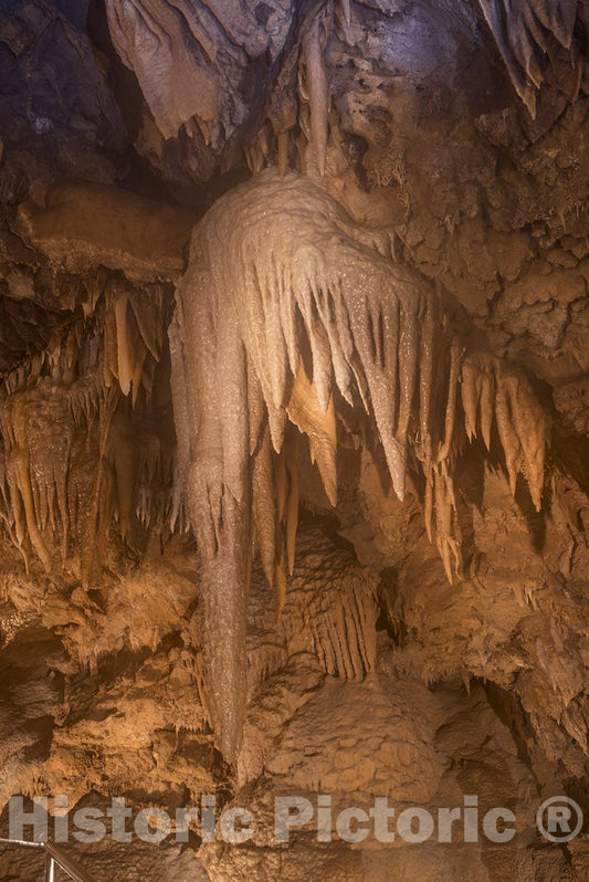 O'Brien, CA Photo - Formations at Lake Shasta Caverns, Northeast of Redding, California