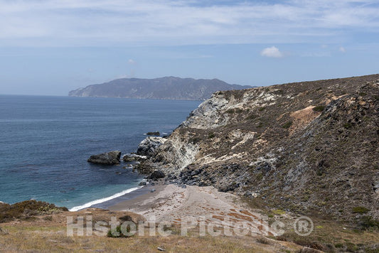 Santa Catalina, CA Photo - Cottonwood Beach on Santa Catalina Island, a Rocky Island Off The Coast of CA