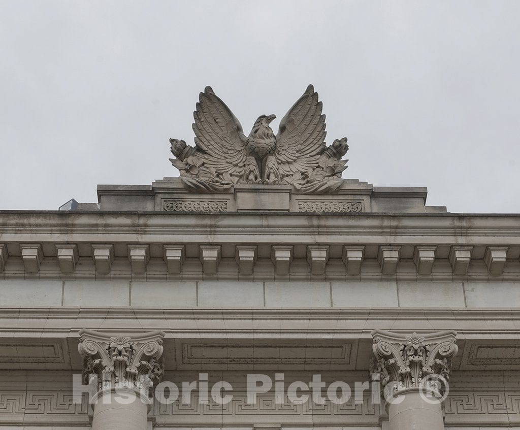 Eau Claire, WI Photo - Exterior Eagle and Column captials, Federal Building and U.S. Courthouse, Eau Claire, Wisconsin