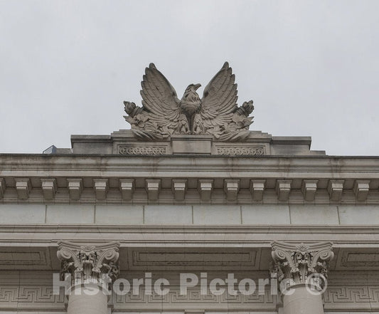 Eau Claire, WI Photo - Exterior Eagle and Column captials, Federal Building and U.S. Courthouse, Eau Claire, Wisconsin