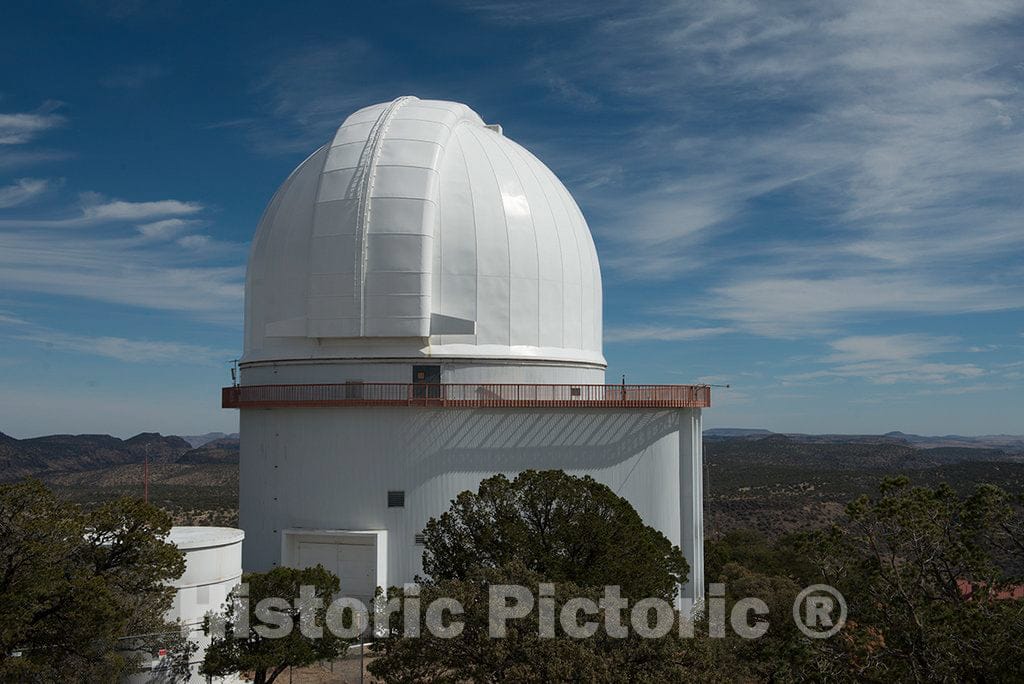 Photo - Building housing The Harlan J. Smith Telescope at The McDonald Observatory, an Astronomical Observatory Located Near The unincorporated Community of Fort Davis