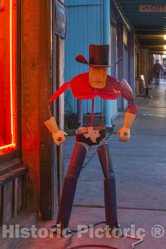 Fort Worth, TX Photo - Distinctively Texas-Style Gunslinger Street Art in Fort Worth, Texas