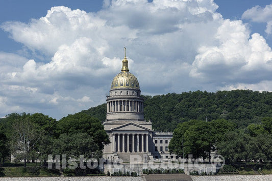 Charleston, WV Photo - The West Virginia Capitol in Charleston