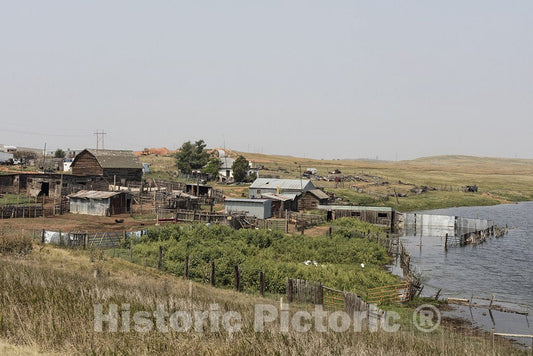 Gillette, WY Photo - Humble farmstead outside Gillette, Wyoming