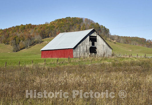 Greenbrier County, WV Photo - Old, but Well maintained, barn Near Crawley in Greenbrier County, WV