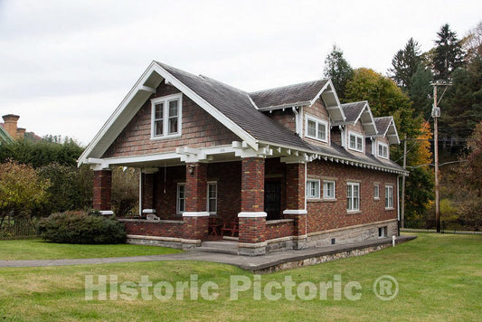 Photo- The Honeymoon Cottage in Bramwell, Known as The Millionaires' Town in West Virginia's Southern Coalfields, which Extended for 40 Miles from Bramwell, which, it is Said