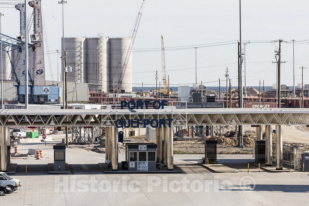 Gulfport, Mississippi Photo - Activity at the Port of Gulport, Mississippi.