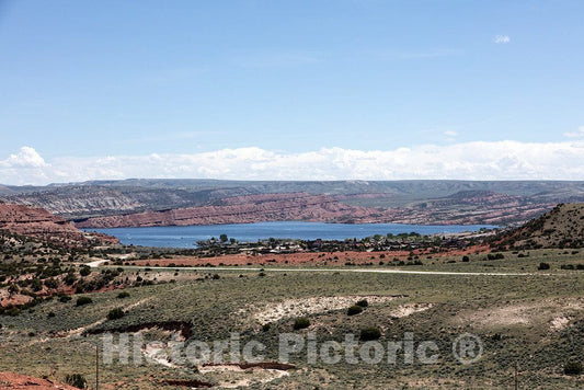 Photo - Distant View of The Alcova Reservoir, Created by The damming of The North Platte River Near The Town of Alcova in Natrona County, Wyoming, in 1937