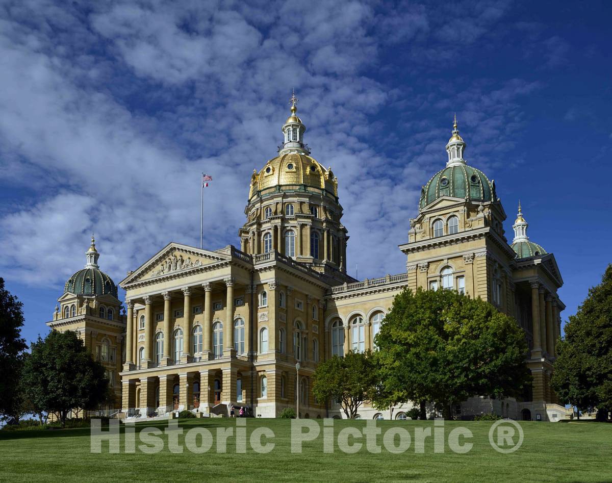 Photo- The richly Gilded Iowa State Capitol, Constructed Between 1871 and 1886, is The only Five-Domed Capitol in The Country 2 Fine Art Photo Reproduction