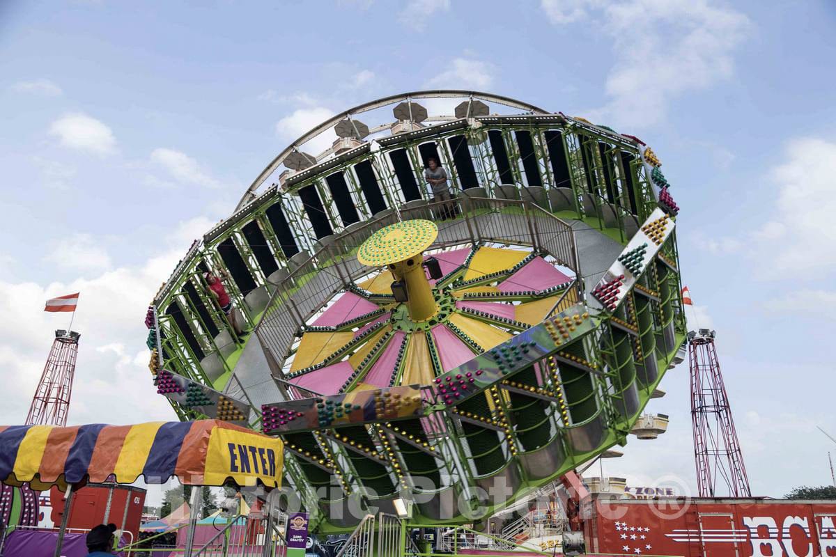 Photo- Amusement-park ride at the annual Iowa State Fair in the capital city of Des Moines 6 Fine Art Photo Reproduction