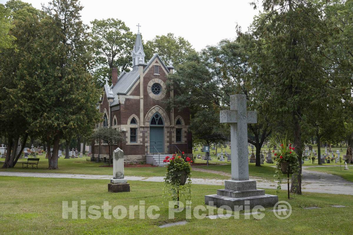 Photo - Grave Markers Before The Chapel of The Blessed Virgin of The Seven Dolors (Sorrows) at The Historic Catholic Cemetery of La Crosse in La Crosse, Wisconsin