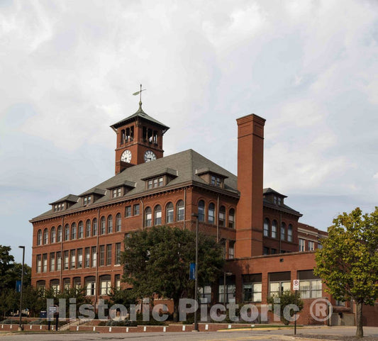 Photo - Bowman Hall, an adminitrative Building at The University of Wisconsin-Stout in Menomonie, Wisconsin- Fine Art Photo Reporduction