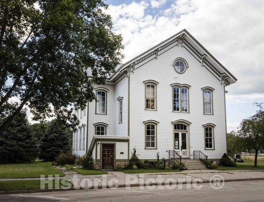 Photo - The Italianate-style White School building in Spring Green, Wisconsin, built in 1877, had four classrooms- Fine Art Photo Reporduction