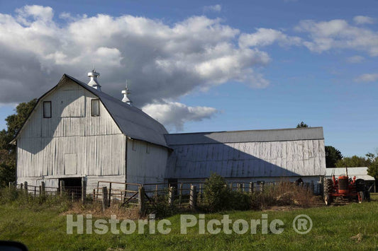 Photo - Large Dairy barn in Richland County, Wisconsin- Fine Art Photo Reporduction