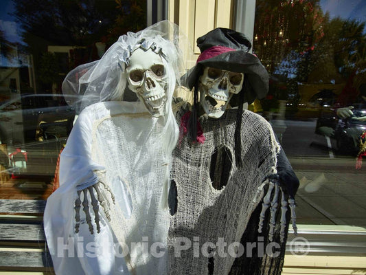 Photo - Around Town in Crown Point, Indiana, You'll find 11 installations of Life-Sized Trompe L'Oeil Painted Bronze Statues, Created by John Seward Johnson II