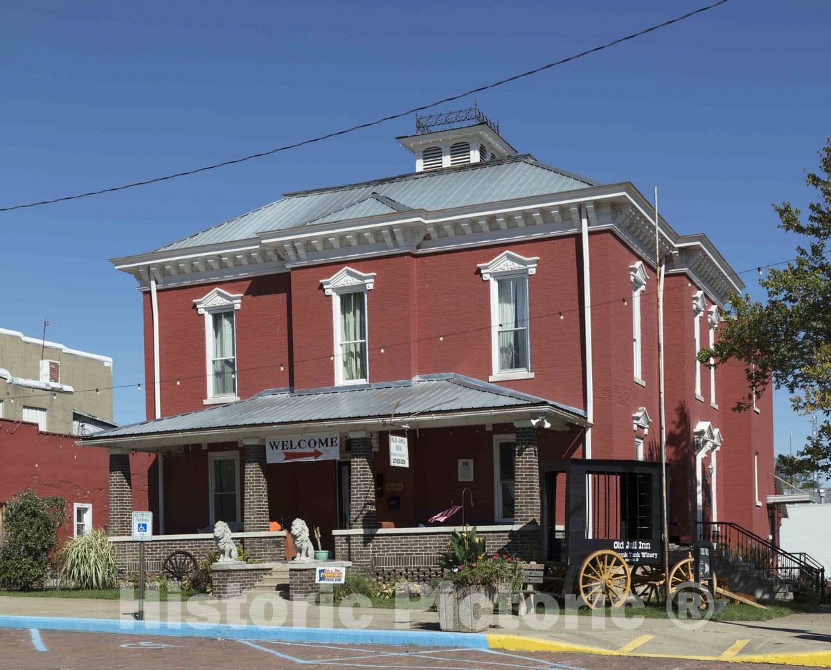 Photo - This building in Rockville, Indiana, doesn't look like a jail, but it was, as well as the in Parke County Sheriff's office, from 1879 to 1998- Fine Art Photo Reporduction