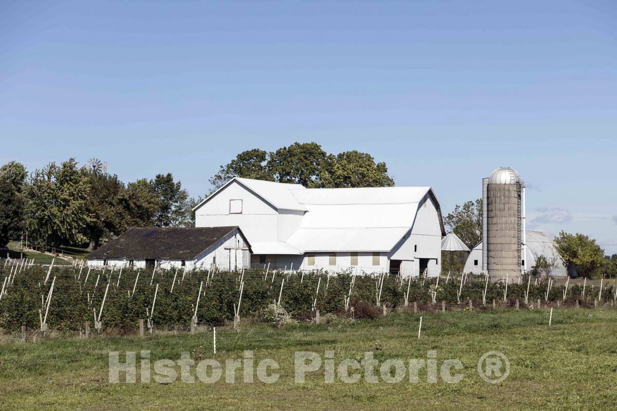 Photo- an Amish Farm, evident from The Absence of Electric Wires on The Property, in Elkhart County, Indiana, Near The Town of Middlebury 2 Fine Art Photo Reproduction