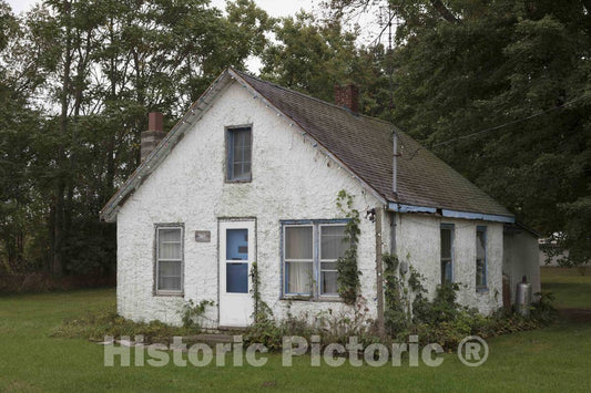 Photo - A Small, stuccoed Cabin Along U.S- Fine Art Photo Reporduction