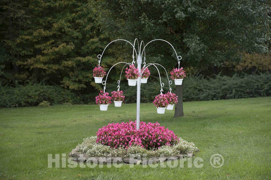 Photo- Garden Display at Yoder's Amish Home, an Authentic Amish Farm That Began Accepting Visitors in 1983 Near Walnut Creek in Central Ohio, Along The Amish Country Byway