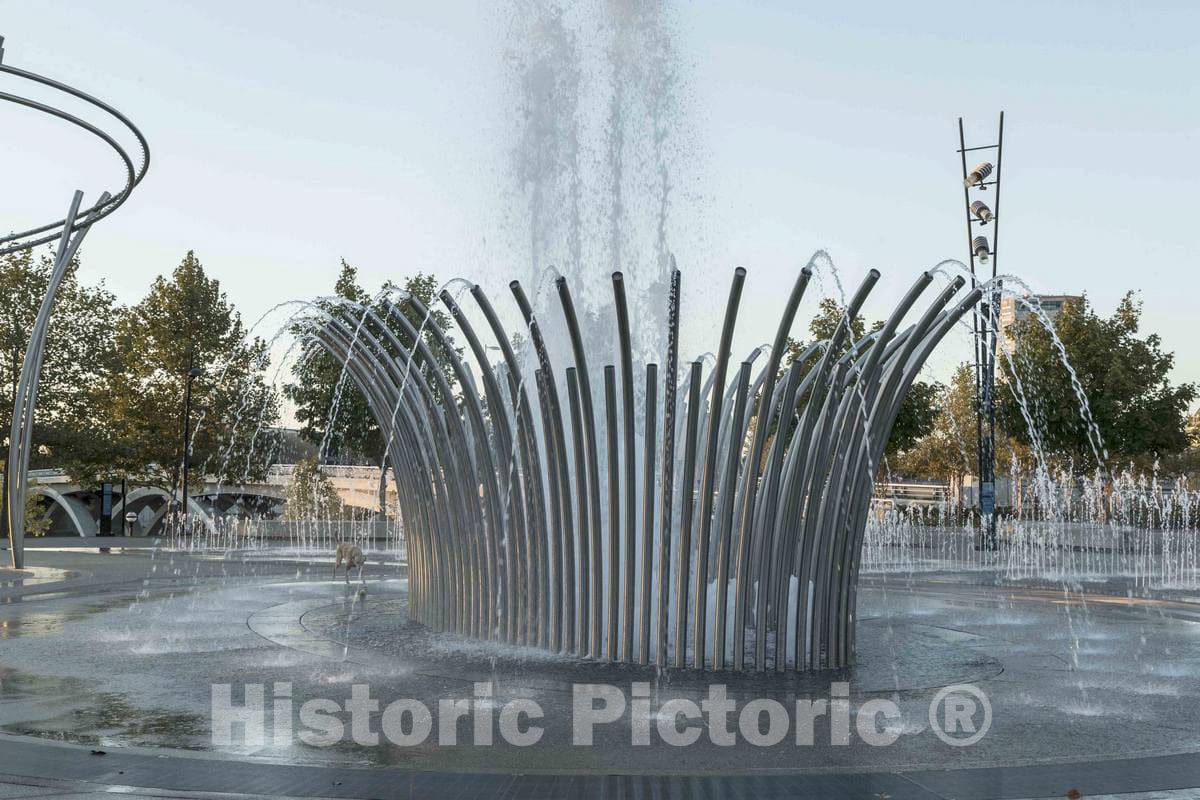 Photo - The Scioto Mile Fountain is the centerpiece of Bicentennial Park in Columbus, Ohio- Fine Art Photo Reporduction