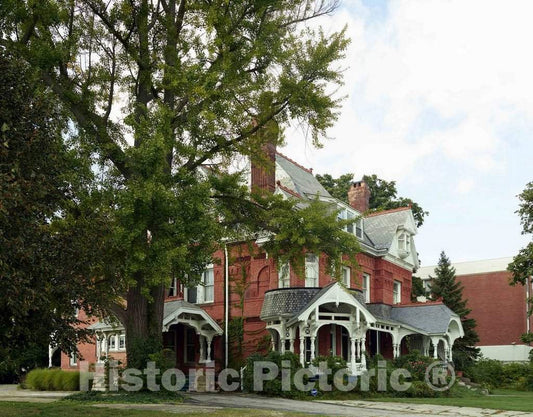 Photo - The Reynolds-Secor House is one of many mansions on Toledo, Ohio's, Old West End neighborhood of fine Victorian and Edwardian homes from the early 1900s