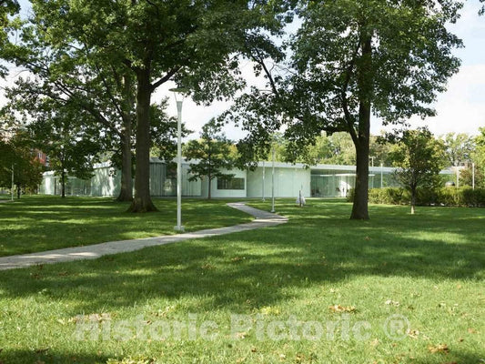 Photo - The Toledo Museum of Art's Glass Pavilion is Home to The museum's Collection of More Than 5,000 Works of Glass Art from Ancient to Contemporary Times