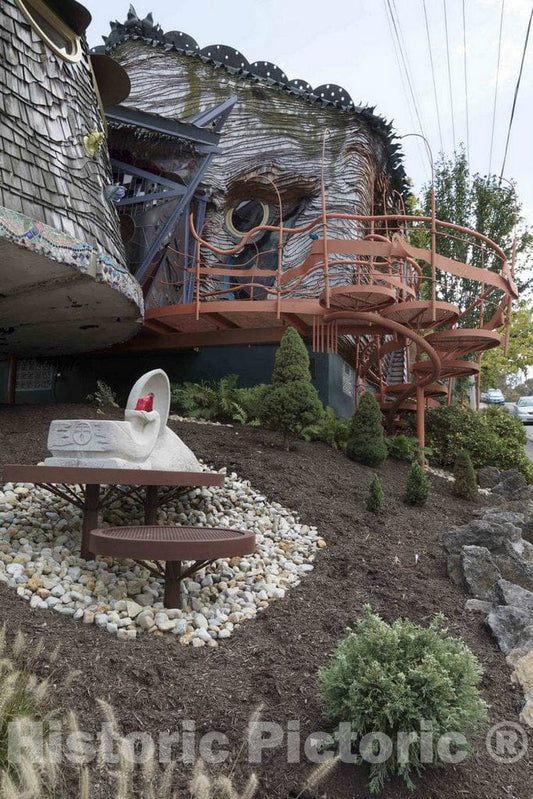 Photo- Many American Cities Have Eclectic, one-of-a-Kind Houses That Break The Mold of Neighborhood Architecture, and Cincinnati's Fanciful Version is The Mushroom House 2