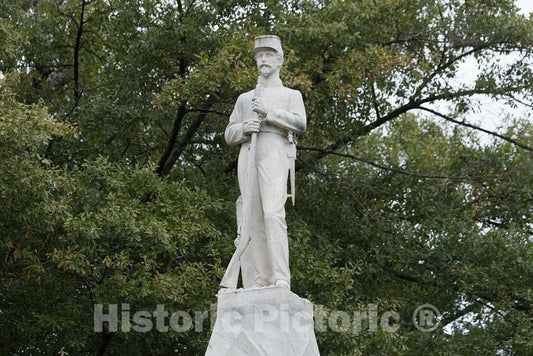 Photo - Monument to The Patriotism of The Confederate Soldiers of Lafayette County, erected in 1907, Stands Before The County Courthouse in Oxford, Mississippi