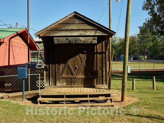 Photo - Tiny post office at the site of the annual Neshoba County Fair- Fine Art Photo Reporduction