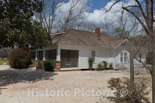 Photo- The Boyhood Home of America's 39th President, Jimmy Carter, on a Farm in The Little Community of Archery, Georgia, Now Part of The only Slightly Larger Town of Plains 1