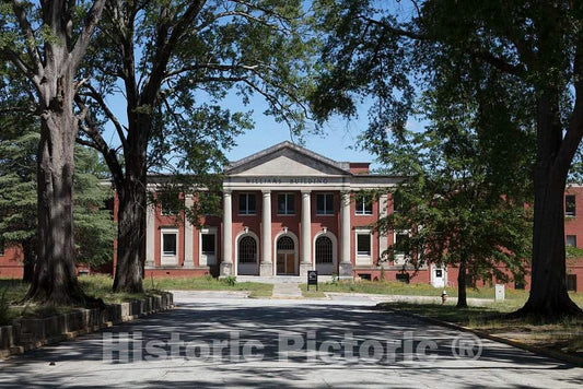 Photograph- The now-abandoned Williams Building, constructed beginning in 1938 as a housing facility for drug and alcohol patients at what is now the South Carolina State Hospital in Columbia