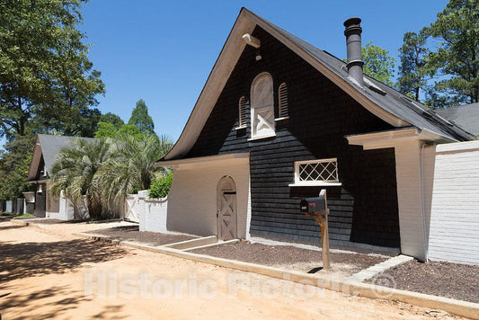 Photo- While Aiken, South Carolina, Became The Summertime Retreat of Wealthy Coastal Carolinians Looking to Escape Heat and Humidity as Well as The Wintertime Playground 3