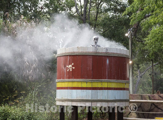 Photo- Steamy Kettle and buccaneers'dinner at The Pirates' Cove Miniature Golf Course at Hilton Head Island, South Carolina, Much of which is Private and gated and not