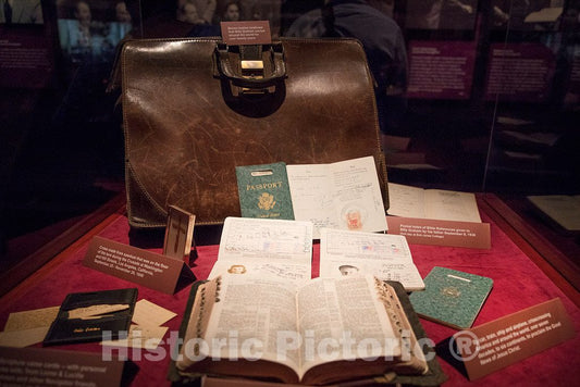 Photo - Billy Graham's belongings, displayed in The Billy Graham Library, a barnlike Structure in Charlotte, North Carolina, That is More of a Museum Than Library