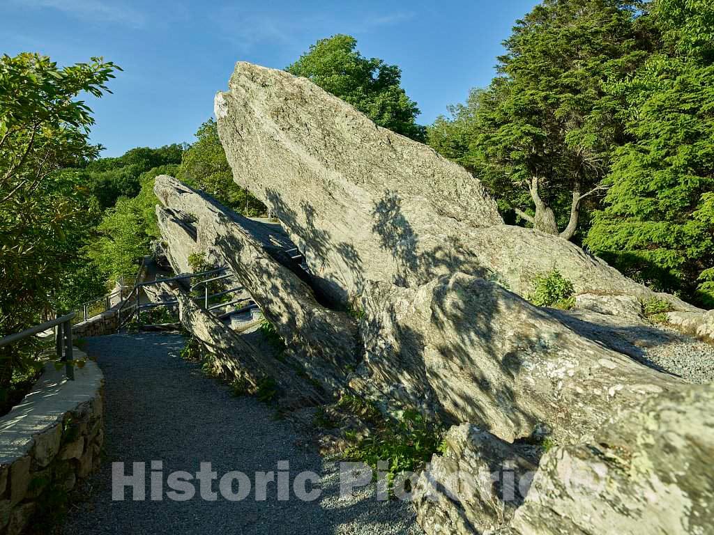 Photo- The Blowing Rock, a Rocky outcropping Above a Gorge Near The North Carolina City of The Same Name 2 Fine Art Photo Reproduction