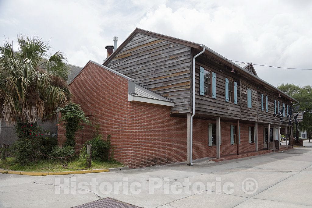 Photo- The Pirates' House, a Historic Restaurant Location in Savannah, Georgia, Established in 1753, Opened as an inn for Seafarers 4 Fine Art Photo Reproduction