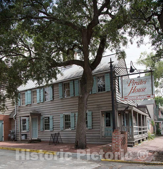 Photo- The Pirates' House, a Historic Restaurant Location in Savannah, Georgia, Established in 1753, Opened as an inn for Seafarers 1 Fine Art Photo Reproduction