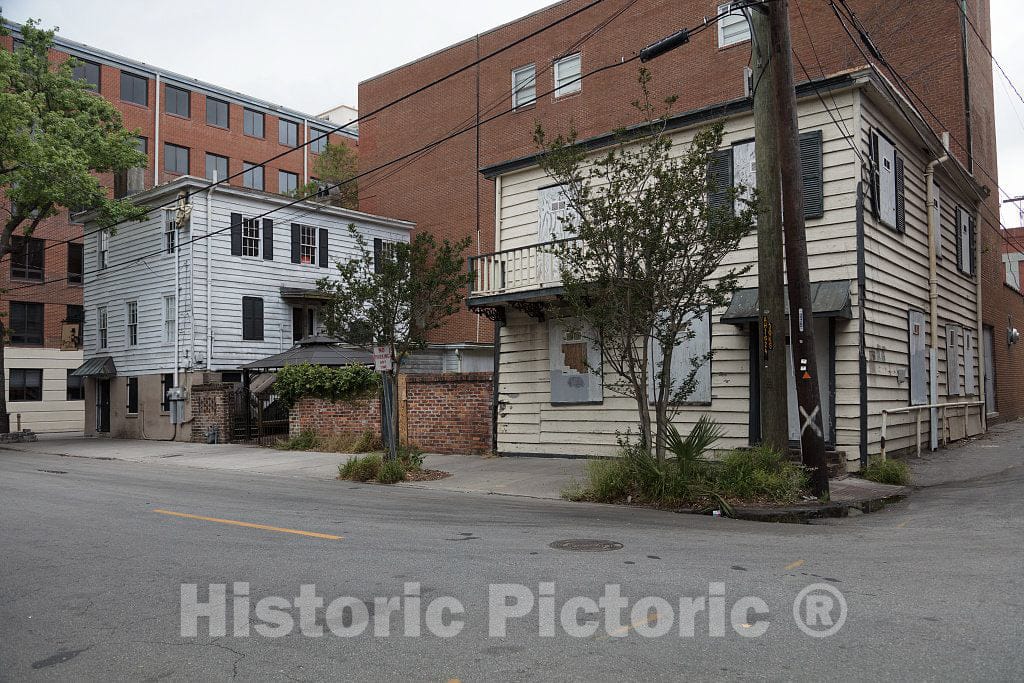 Photo - Linden Street Building That was Once one of Savannah, Georgia's, First Tenement Structures Built for Moderate-Income Families- Fine Art Photo Reporduction