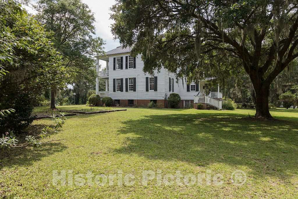 Photo- The great house at Hopsewee Plantation, near the settlement of North Santee, along the Santee River in Georgetown County, South Carolina 4 Fine Art Photo Reproduction