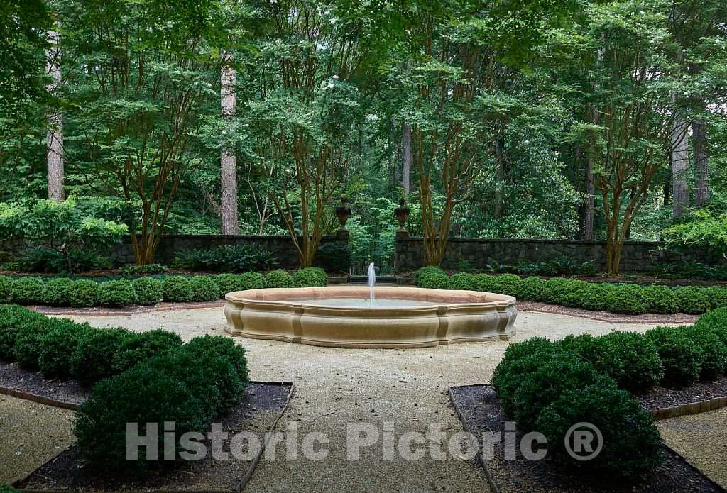 Photo- Garden Fountain at The Swan House, a Historic House Museum in Atlanta, The Capital City of The Southern U.S. State of Georgia and The state's Largest City 1
